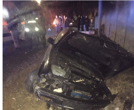 Fărcășești: Tânăr în stare gravă, după ce a intrat cu mașina într-un cap de pod