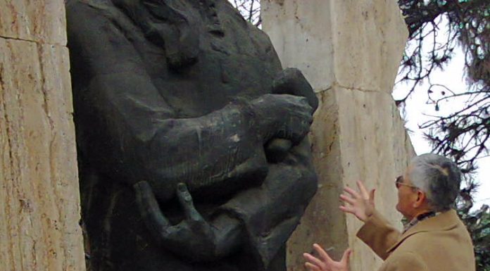 Educaţia…şi Lecţia de viaţă – «Maxime» și «cugetări», într-un dialog imaginar cu CONSTANTIN BRÂNCUȘI – ,,Opera de artă exprimă tocmai ceea ce nu e supus morţii. Ea trebuie creată însă într-o formă care să însemne o mărturie a vremii în care a trăit artistul”!