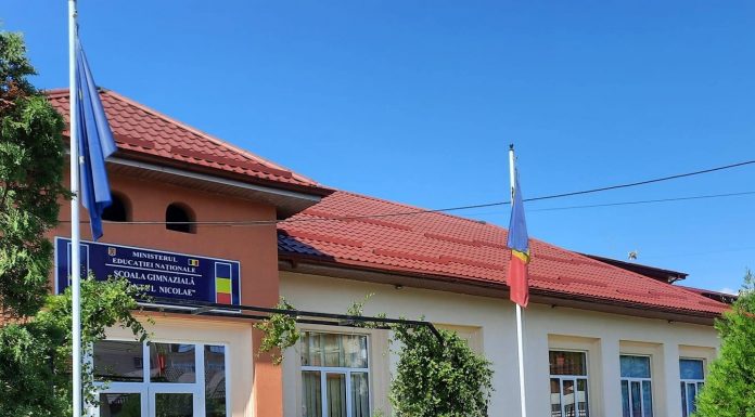 78 de candidați pentru posturile de directori de școli. LISTA celor 52 de funcții vacante