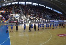 Handbalistele joacă acasă