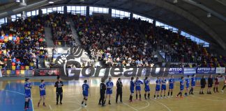 Handbalistele joacă acasă