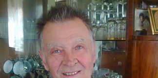 Dumnezeu să vă sălăşluiască în Lumina Raiului ceresc, neuitatul meu purtător de grijă şi sfătuitor de suflet, Domnule Director, Prof. PETRICĂ POPESCU!