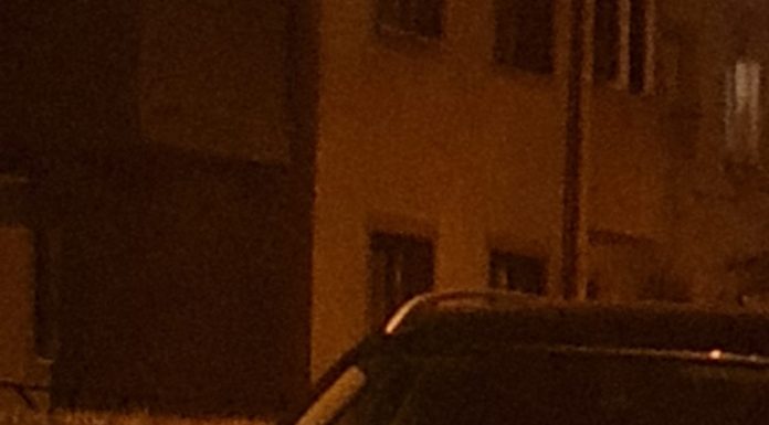 Bolidul lui Jianu, parcat complet pe trotuar! Cetățenii cer Poliției Locale să intervină