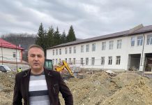 Se lucrează la sală de sport din Roșia de Amaradia