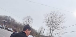 Ecologiștii au împărțit mărțișoare la Drăguțești