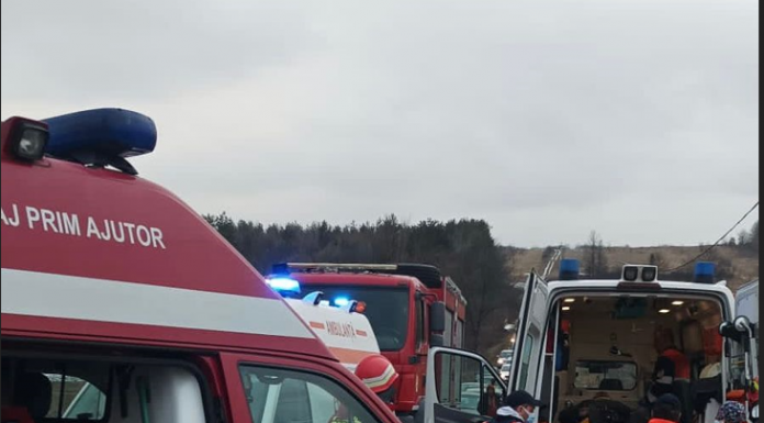 FOTO accident Mușetești| Mașini făcute praf, trei răniți