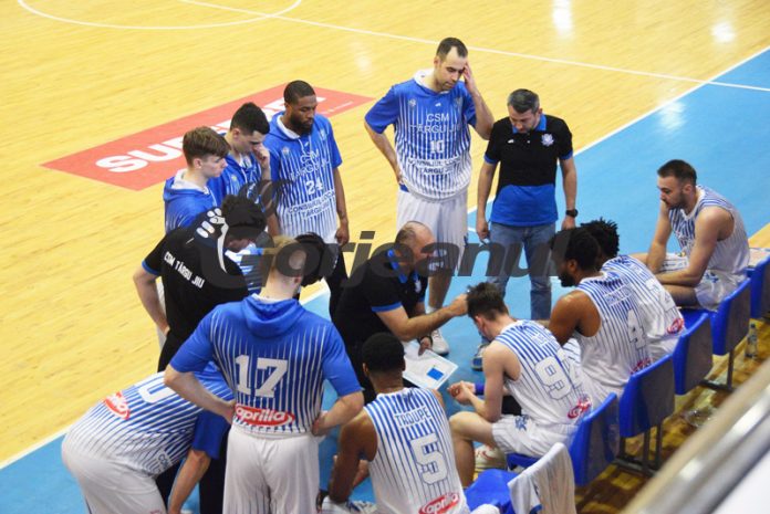 Baschetbaliștii revin pe parchet după două săptămâni