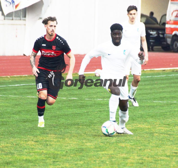 Doar succesul îi mai ajută pe panduri