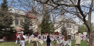 Parada portului popular, în centrul municipiului Târgu-Jiu