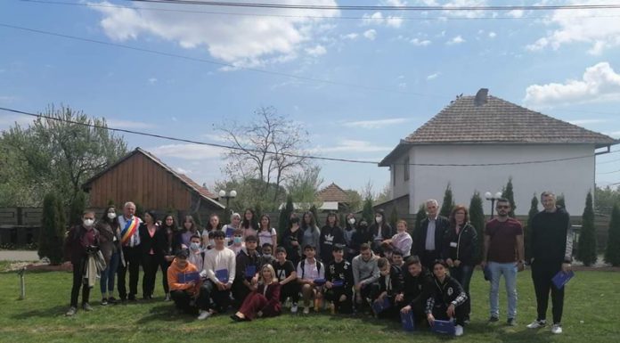 Tineri din patru țări europene, la Primăria Scoarța