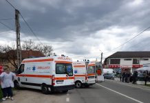 Accident cu patru victime la Bălești! Doi copii, printre răniți, mai multe ambulanțe