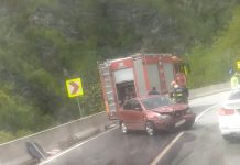 Mașină șifonată pe Defileul Jiului!