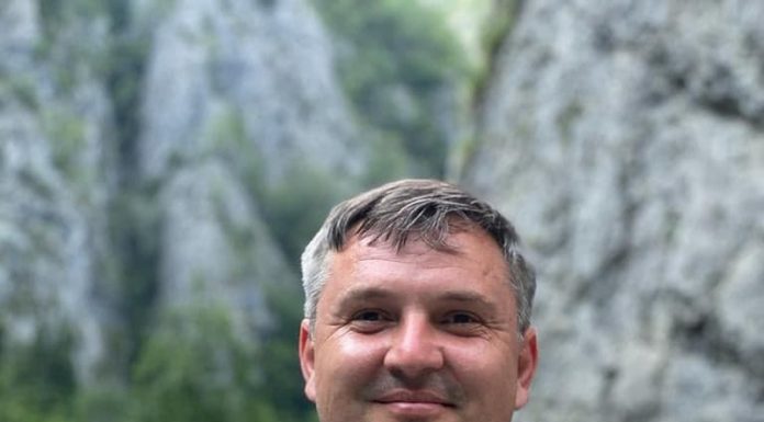 Spor de doctorat pentru un profesor de filozofie, de 50 de zile într-un sertar de la IȘJ Gorj