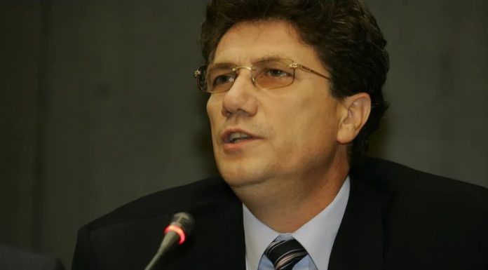 Fostul membru al Directoratului, Constantin Bălășoiu, a refuzat să-și cedeze biroul înlocuitorului său!