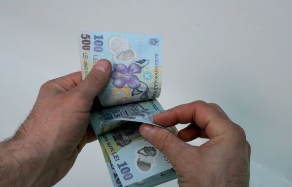 Peste 7.000 de firme riscă să dea înapoi banii primiți în pandemie