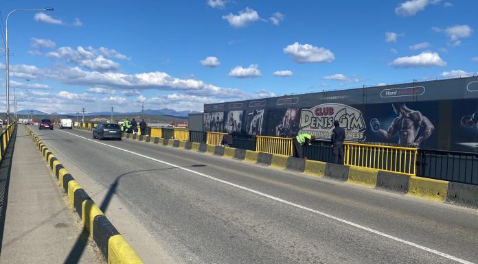 Edilitara Târgu-Jiu a demarat lucrări de întreținere la podurile din oraș