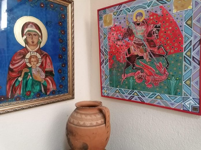 Expoziție de pictură „Icoane și flori”