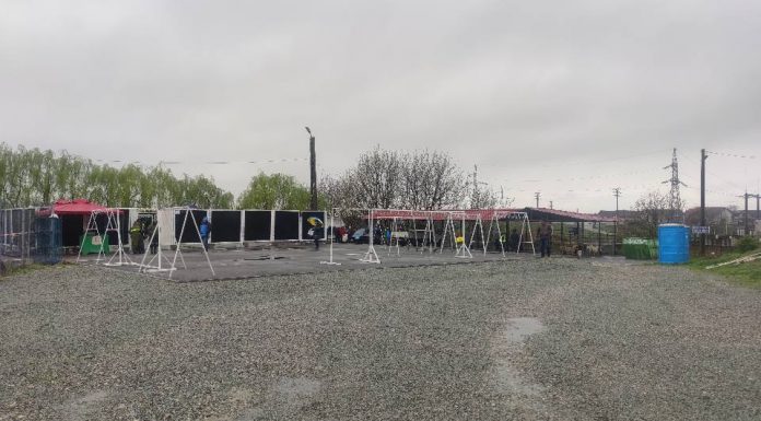 Edilitara: Târg de miei pe digul Jiului