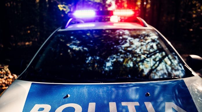 Un minor beat criță a intrat cu mașina în gard