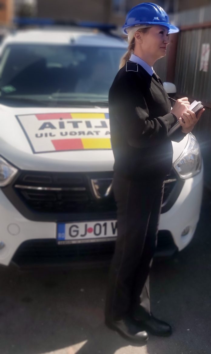 politista locala picioare