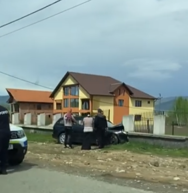 Tetila: Accident cu două victime