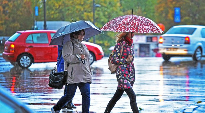 Informare de ploi, emisă de meteorologi