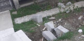 Primarul de Bustuchin a distrus două capete de pod, cu Dusterul primăriei! Edilului Ciocea i s-a pus fiola