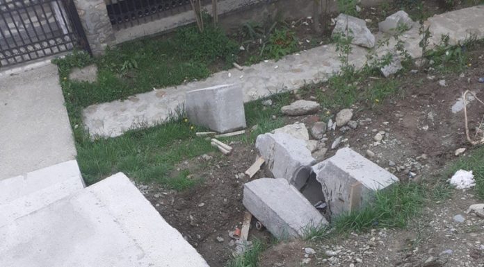 Primarul de Bustuchin a distrus două capete de pod, cu Dusterul primăriei! Edilului Ciocea i s-a pus fiola