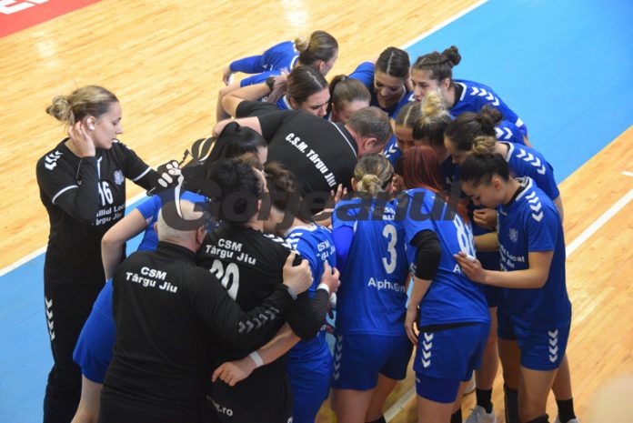 Handbalistele vor să le ofere fanilor de acasă un ultim succes
