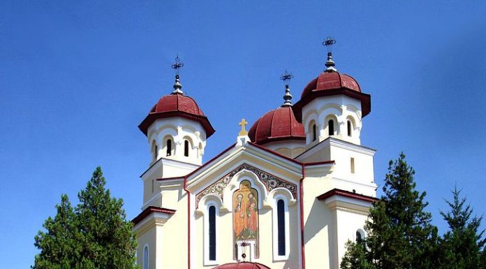 Activitate catehetică cu tema ,,Despre Învierea Domnului“ la biserica ,,Sfinţii apostoli Petru şi Pavel“ din municipiul Târgu-Jiu