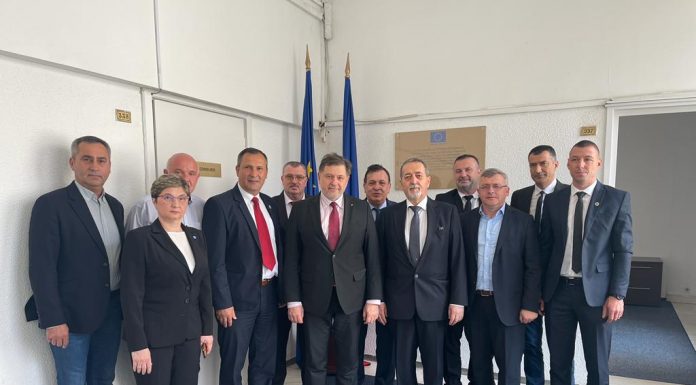 Sindicaliștii ,,Ambulanța”, la discuții cu ministrul Sănătății! Vicepreședintele Ianc, la întâlnirea cu Rafila