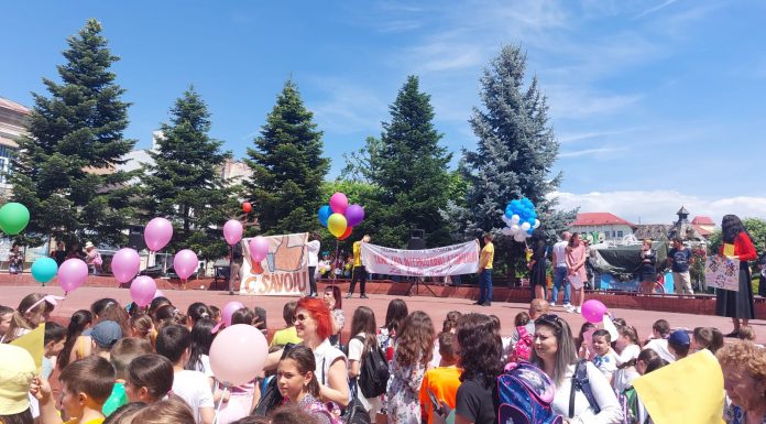 „Marșul copilăriei”, cu elevii de la Școala Gimnazială „Constantin Săvoiu”