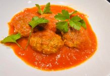 VIDEO: Rețeta săptămânii – Bucătăria lui Fabi: Chiftele cu sos, rețeta bunicii reinterpretată