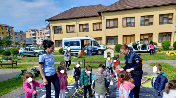 FOTO| Polițiștii din Gorj, campanie pentru prevenirea accidentelor în care sunt implicați copii