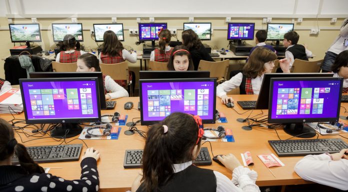 După teze și evaluări – Elevii din șapte școli din Gorj, supuși testării standardizate