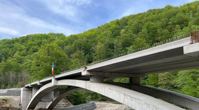 Cum arată noul pod de la Lainici