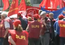 Au protestat în fața Guvernului