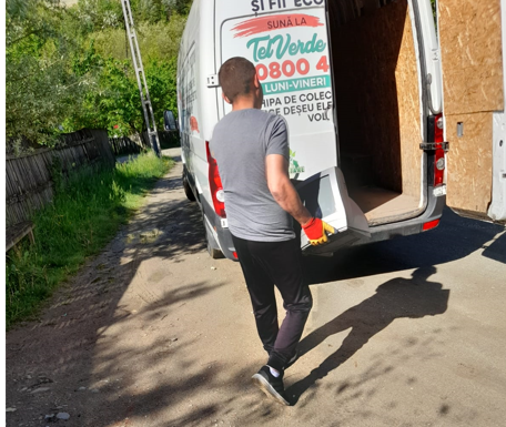 FOTO| Gorjul reciclează! Tichete de tombolă în schimbul electrocasnicelor vechi!