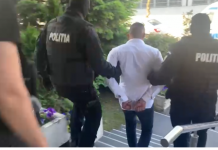 VIDEO|Bărbat ridicat de polițiști, direct din trafic! Avea un pistol de 9 mm, cu două cartușe cu glonț