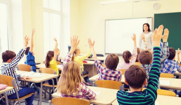 scoala-clasa-elevi-e1573663788368