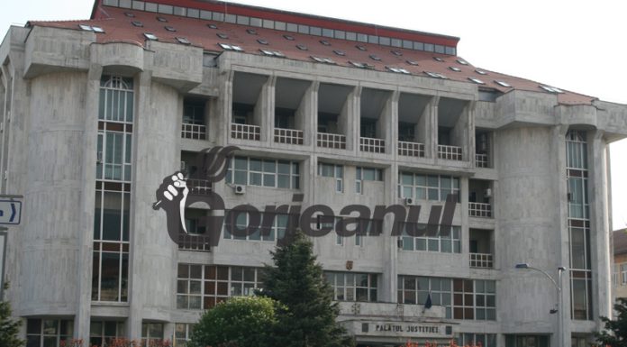 Condamnat pentru proxenetism!