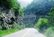 Pe unda bătrânului Rhabon