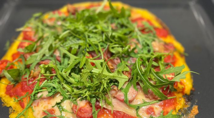 Rețeta săptămânii – Bucătăria lui Fabi: Pizza din mămăligă