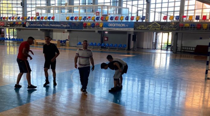 Şase luptători gorjeni luptă pentru medalii la Costineşti