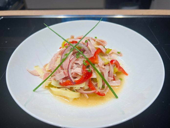 Rețeta săptămânii – Bucătăria lui Fabi: Salată elvețiană, gata în 10 minute!