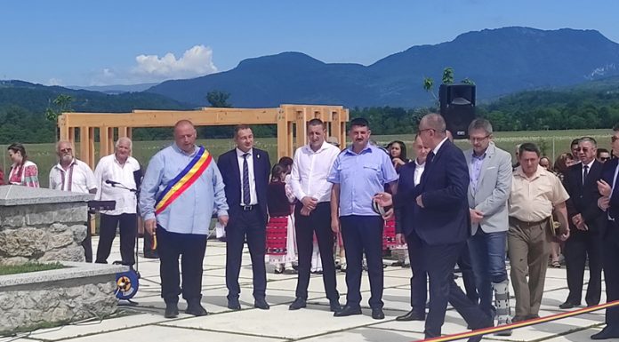VIDEO: Monumentul reabilitat de la Padeș, inaugurat în prezența autorităților județene! Dublu eveniment, în Câmpia Soarelui