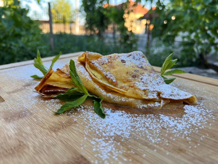 Rețeta săptămânii – Bucătăria lui Fabi: Clătite cu urdă, rețeta bunicii