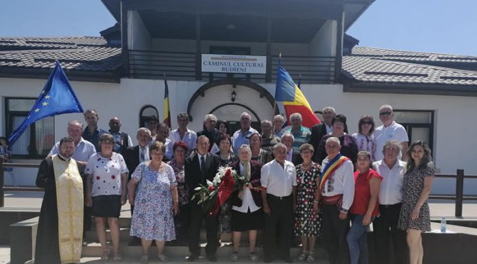 Întâlnire la 50 de ani de la finalul Școlii Generale Budieni! Diriginta clasei a strigat catalogul