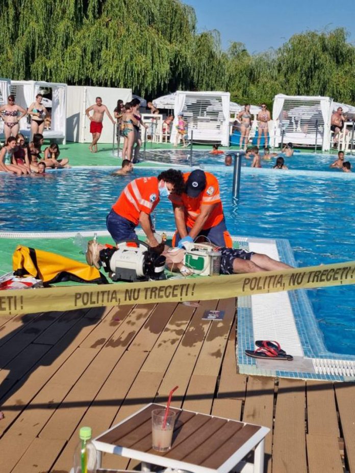 Înecat sub privirile a zeci de oameni într-o apă de 1,5 metri!