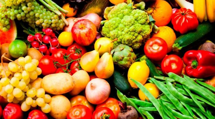 Sfatul medicului: Alegeți o alimentație sănătoasă în această vară. Top 10 alimente!